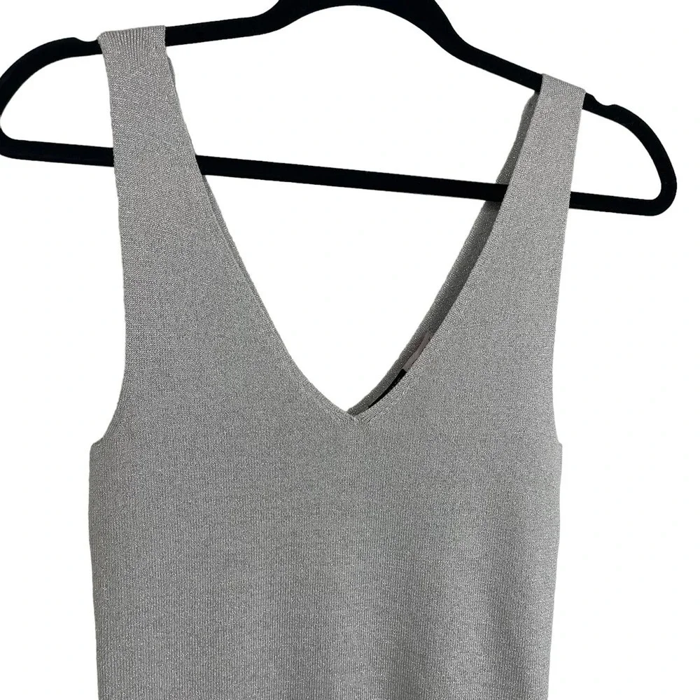 NWT Focus Lifestyle Silver Metallic Knit Tank Top Small - Picture 2 of 6